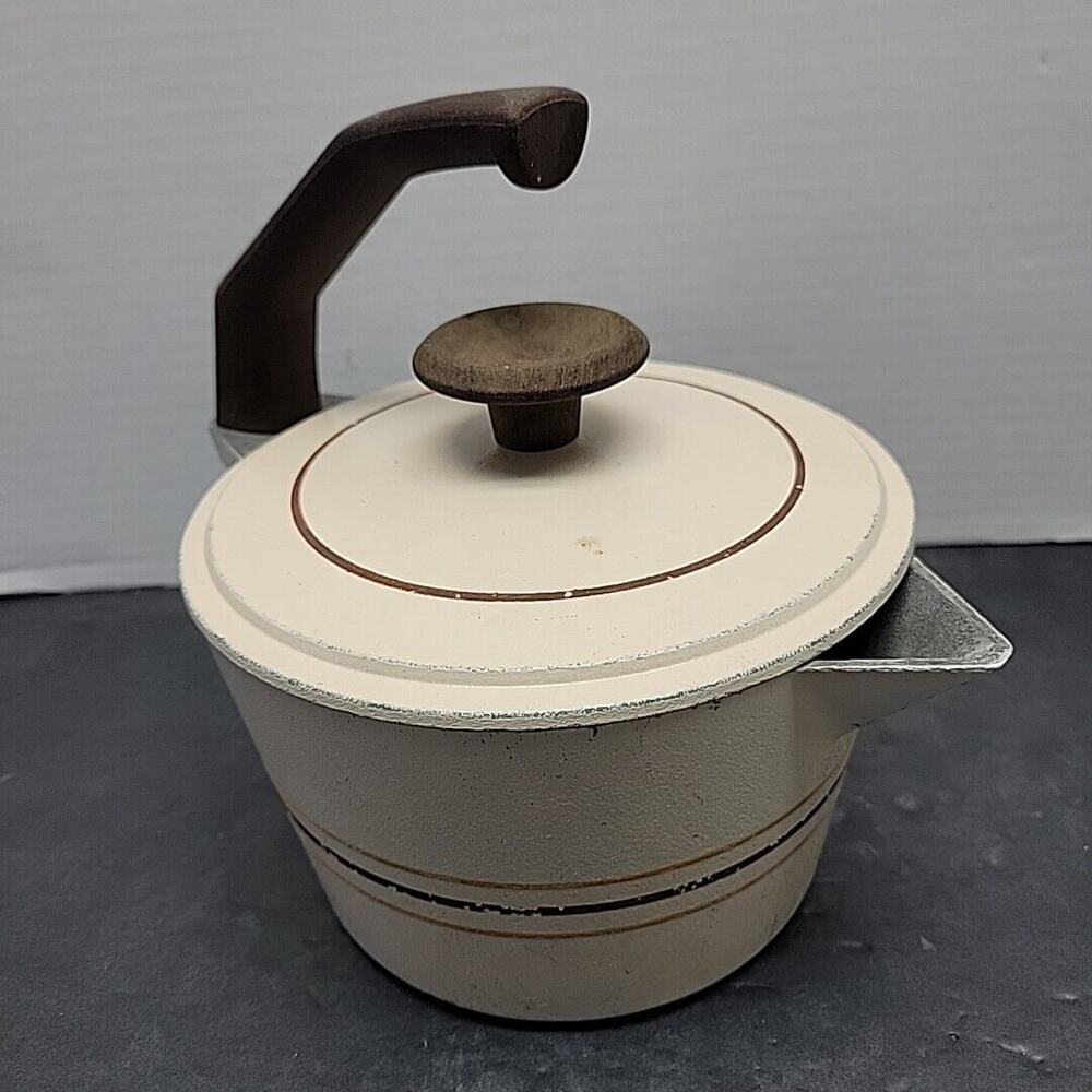 Vintage 70's Regal Ware Mcm Cast Aluminum Tea Pot 8"H X 7.5"W